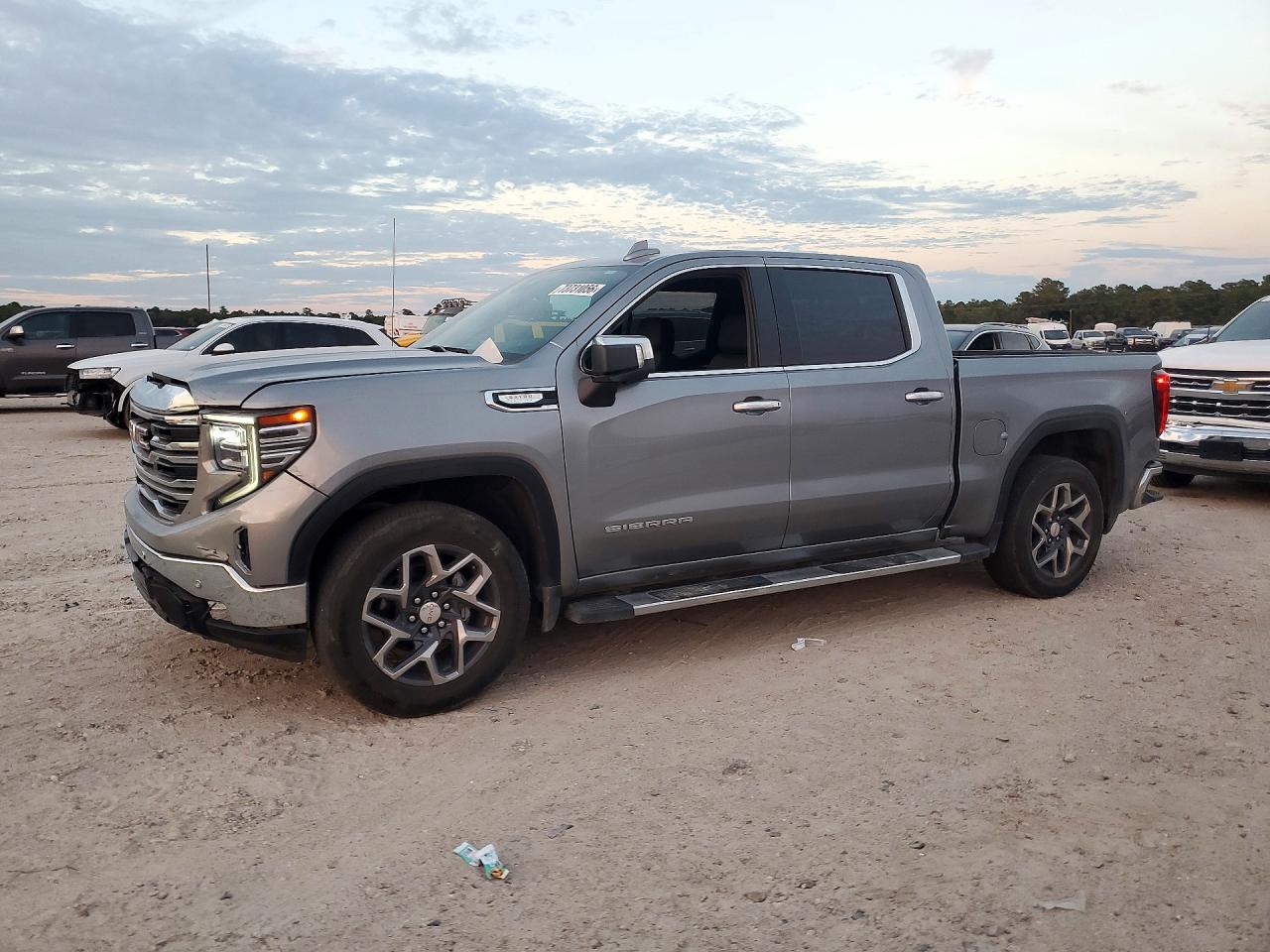 2025 GMC SIERRA C1500 SLT | 3GTPHDED6SG344795 | UPCARS