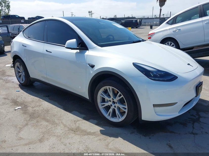 2024 TESLA MODEL Y LONG RANGE SINGLE MOTOR REAR-WHEEL DRIVE/RWD | 7SAYGDED9RF083429 | UPCARS