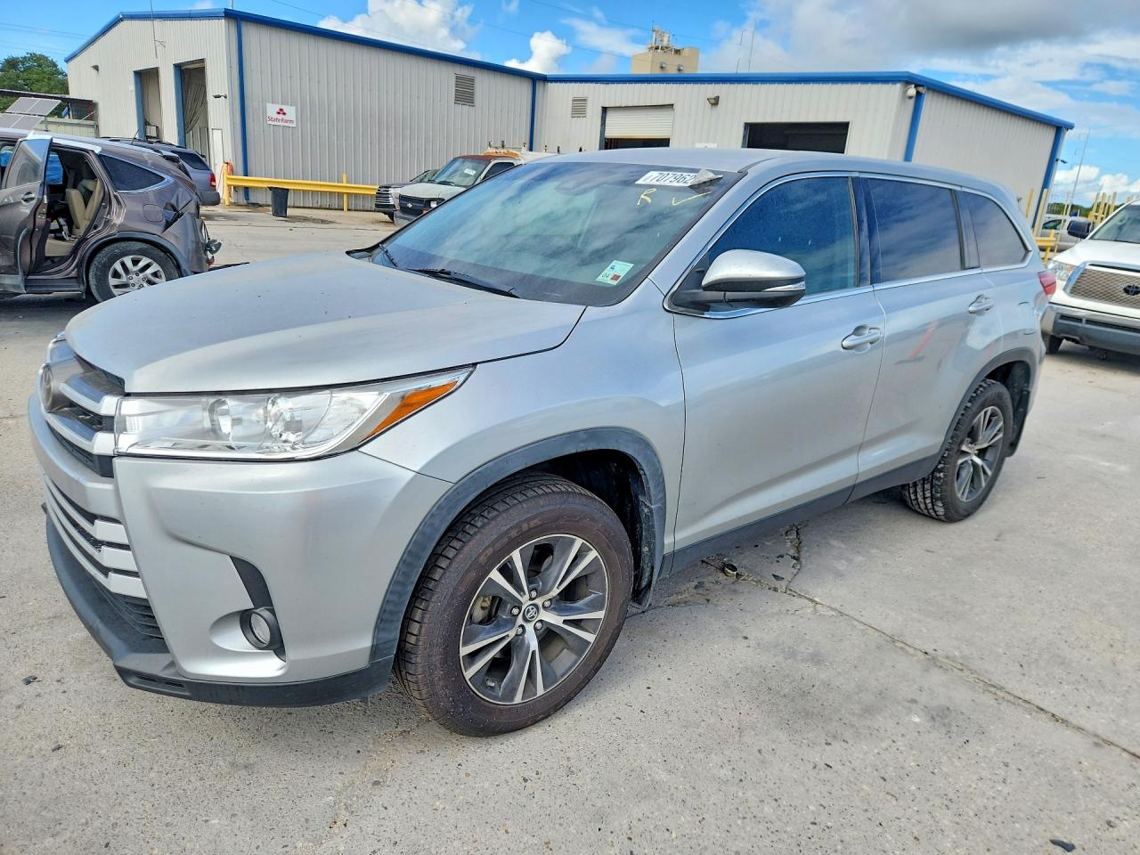 2019 TOYOTA HIGHLANDER LE PLUS | 5TDZZRFH1KS339462 | UPCARS