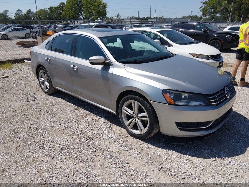 2014 VOLKSWAGEN PASSAT 2.0L TDI SE | 1VWBN7A3XEC097819 | UPCARS