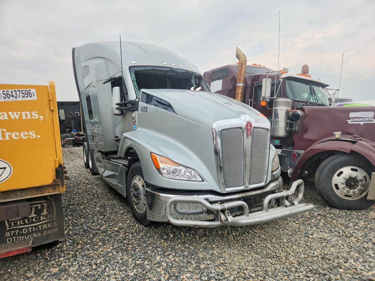 2025 KENWORTH T680 SEMI TRUCK | 1XKYD49X7SJ128221 | UPCARS