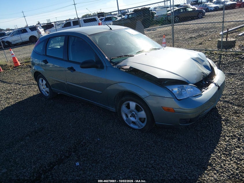 2005 FORD FOCUS ZX5 | 3FAFP37N85R139086 | UPCARS