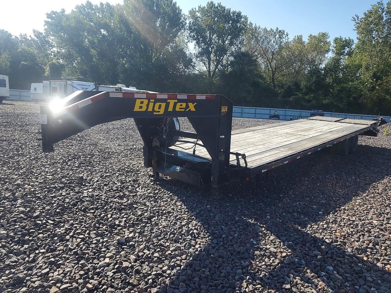 2021 BIG TEX GOOSENECK FLATBED 16GN-28BK+5MR EQUIPMENT TRAILER | 16V3F4120M6008397 | UPCARS
