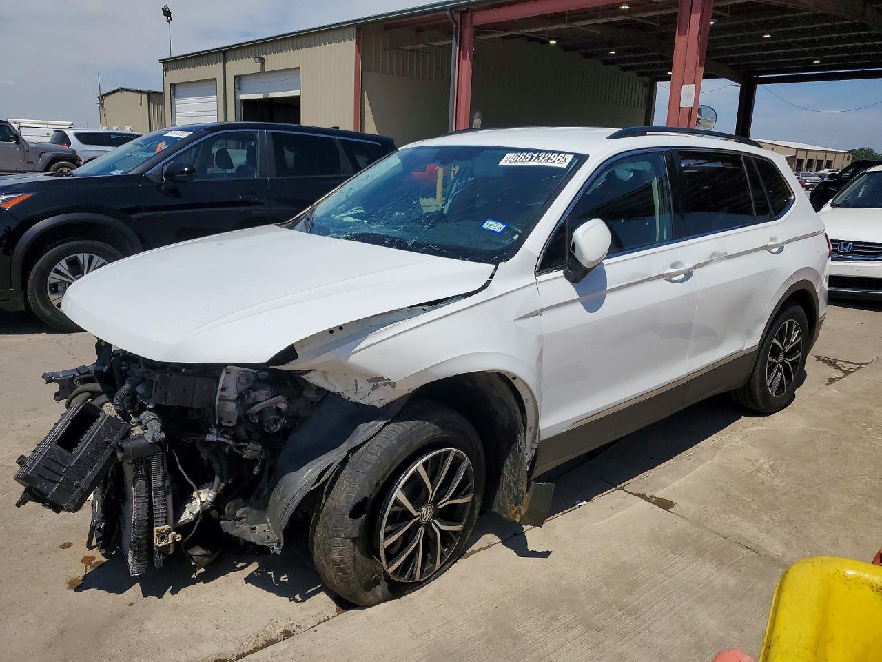 2021 VOLKSWAGEN TIGUAN SE | 3VV3B7AX1MM099525 | UPCARS