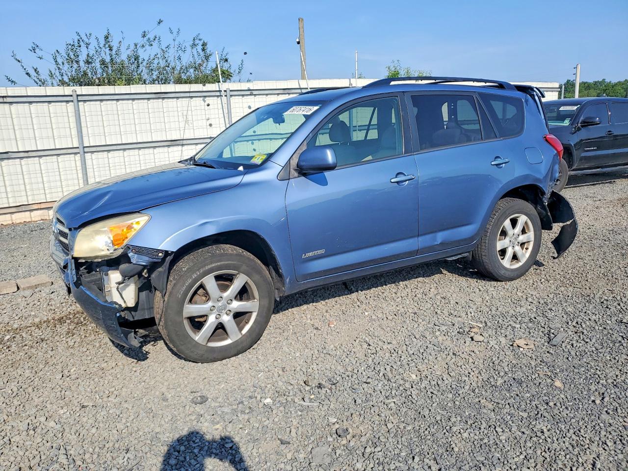 2007 TOYOTA RAV4 LIMITED | JTMBD31V375111129 | UPCARS