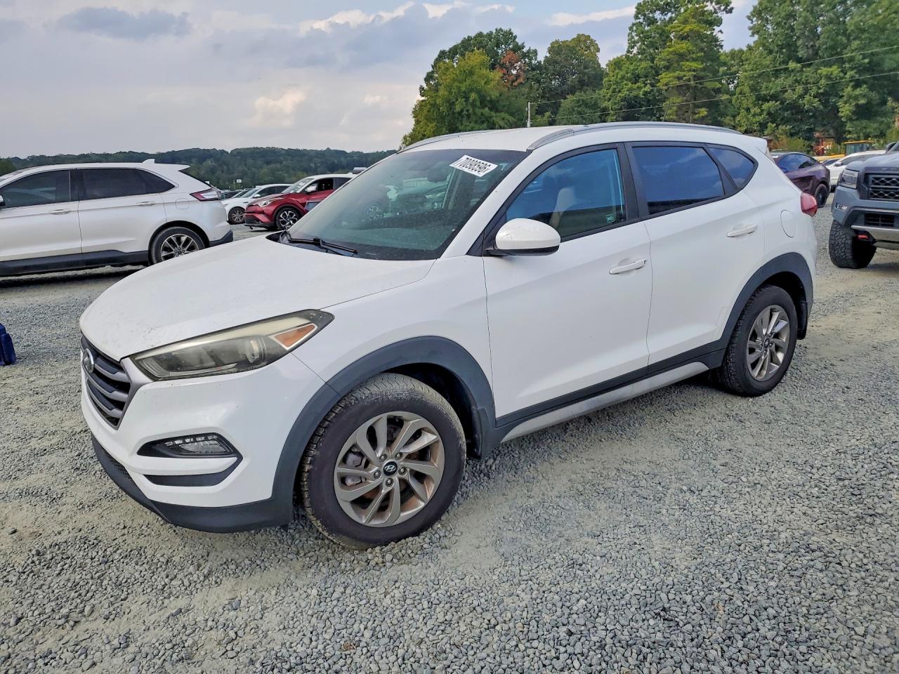 2017 HYUNDAI TUCSON SE | KM8J3CA47HU407909 | UPCARS