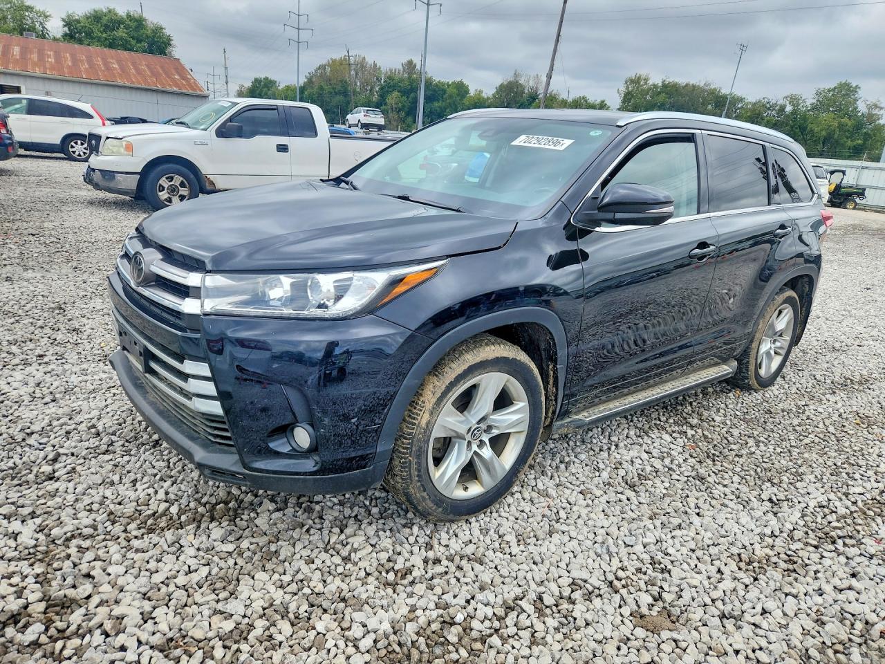 2017 TOYOTA HIGHLANDER LIMITED | 5TDDZRFH4HS462188 | UPCARS