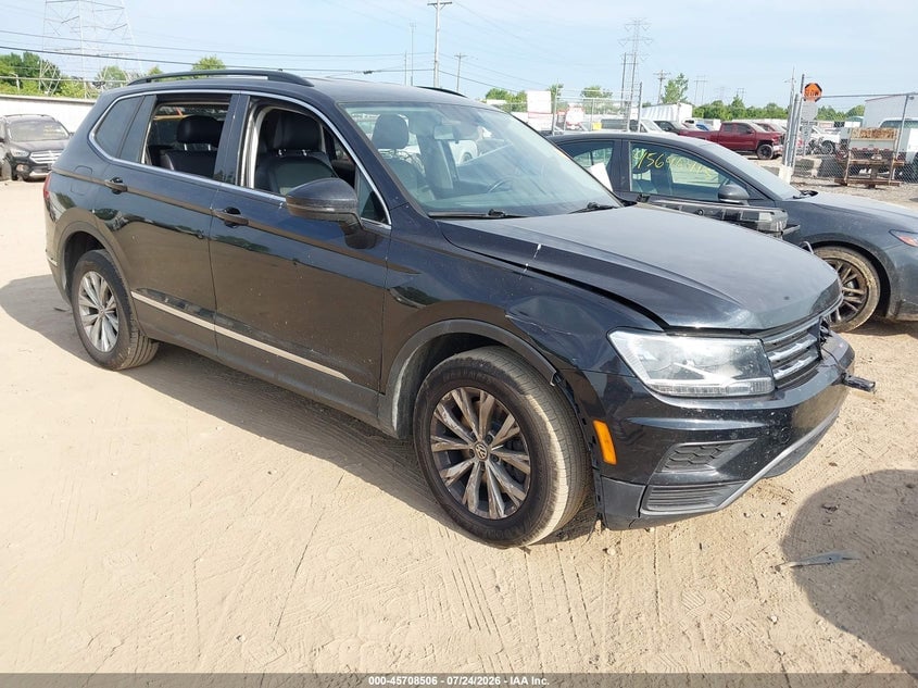 2018 VOLKSWAGEN TIGUAN 2.0T SE/2.0T SEL | 3VV3B7AX6JM132949 | UPCARS