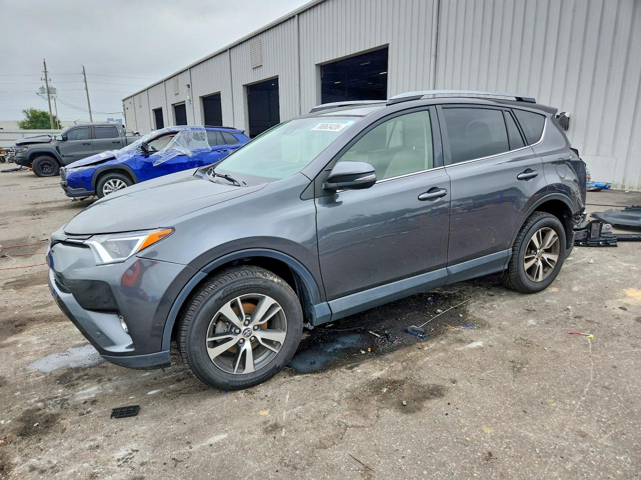 2017 TOYOTA RAV4 XLE | JTMRFREV4HJ712032 | UPCARS