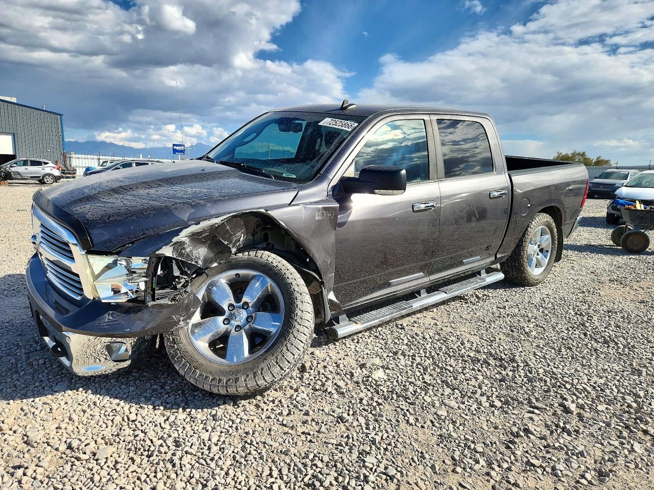 2017 RAM 1500 SLT | 3C6RR7LT0HG511038 | UPCARS