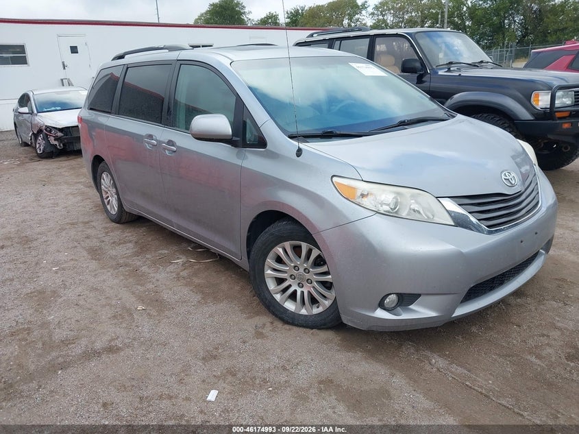 2013 TOYOTA SIENNA XLE V6 8 PASSENGER | 5TDYK3DCXDS360012 | UPCARS