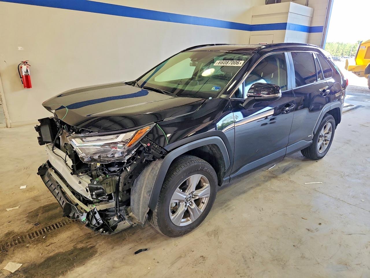 2025 TOYOTA RAV4 XLE | JTMRWRFV9SJ069845 | UPCARS