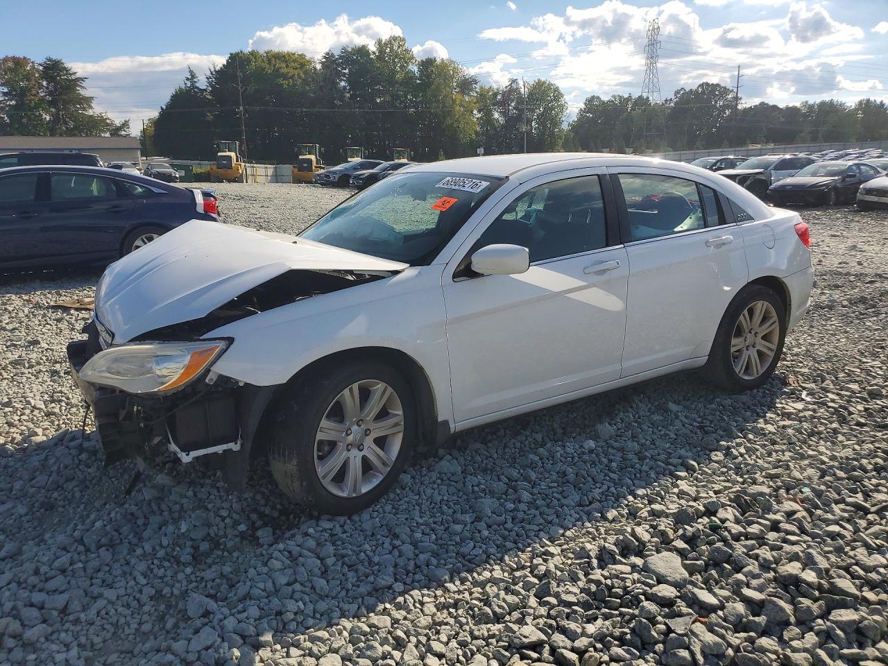 2013 CHRYSLER 200 LX | 1C3CCBAB4DN685908 | UPCARS