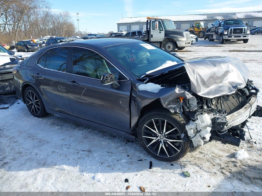 2022 TOYOTA CAMRY SE | 4T1G11AK8NU642799 | UPCARS
