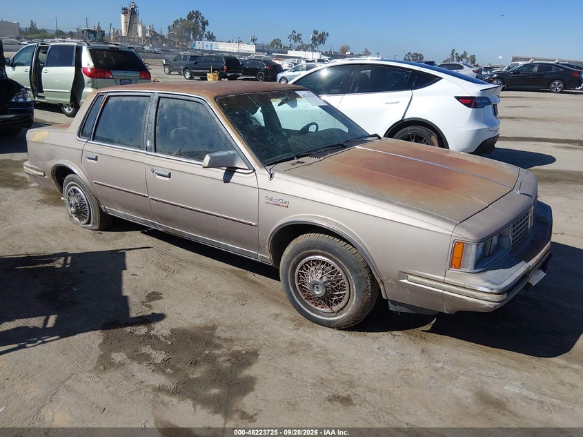 1983 OLDSMOBILE CUTLASS CIERA BROUGHAM | 1G3AM19E0DD366715 | UPCARS