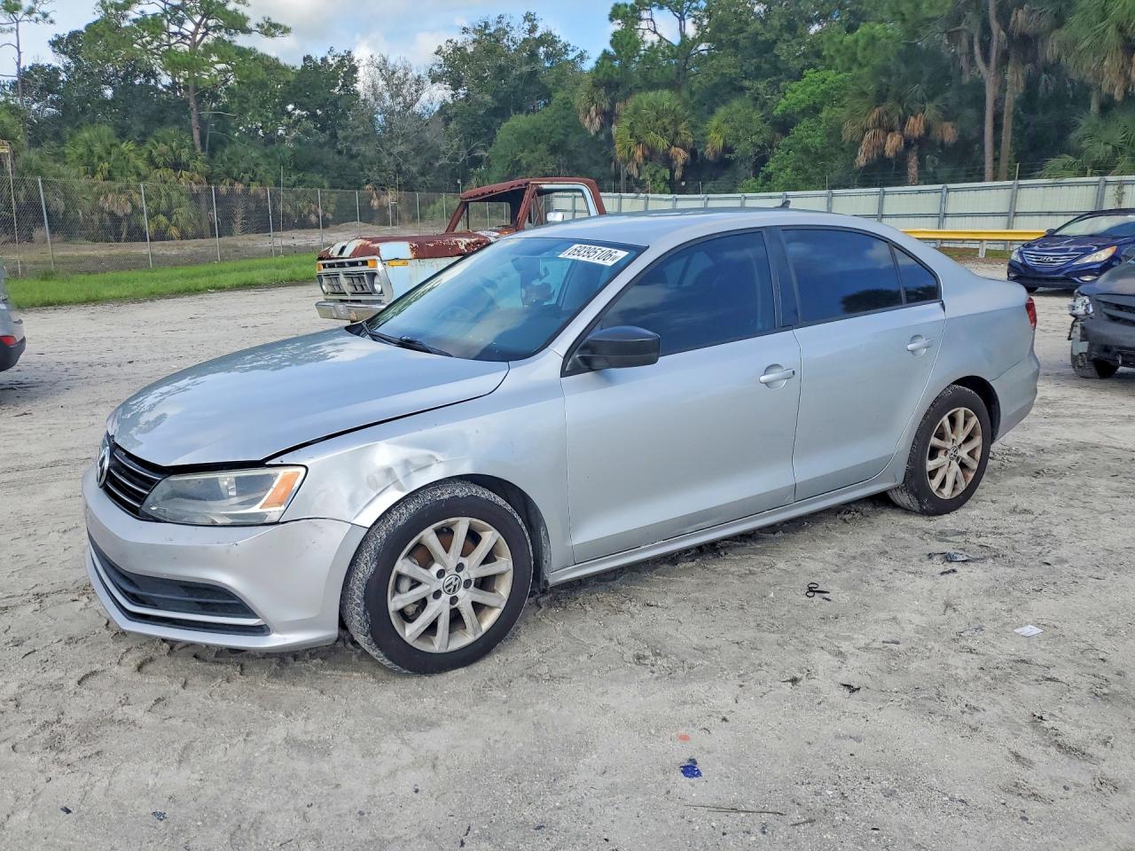 2015 VOLKSWAGEN JETTA SE | 3VWD17AJ4FM239536 | UPCARS