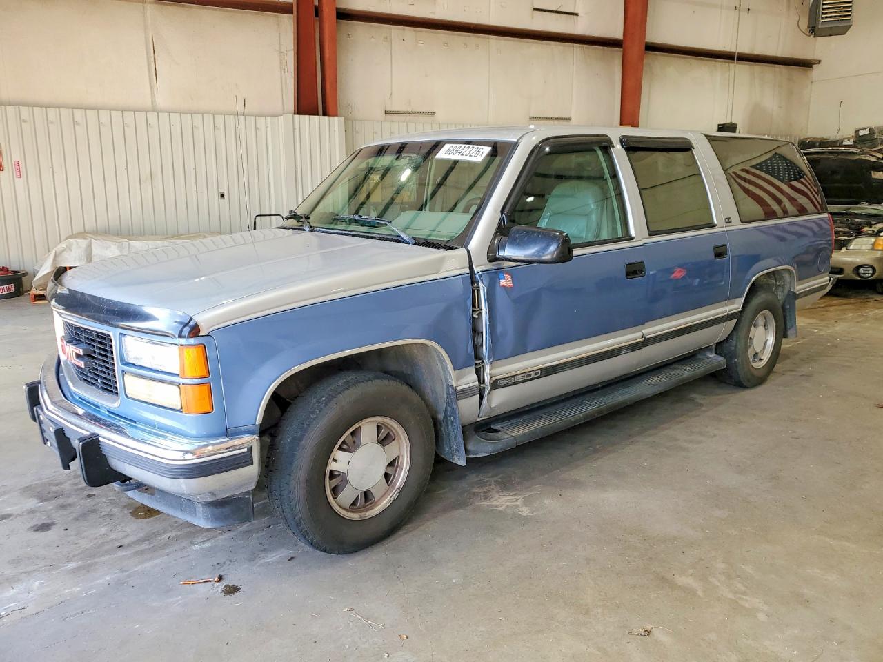 1994 GMC SUBURBAN C1500 | 1GKEC16KXRJ733468 | UPCARS