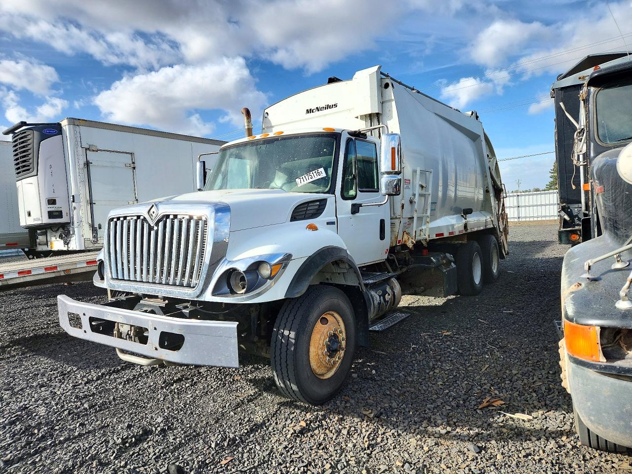 2011 INTERNATIONAL ALL OTHE REFUSE TRUCK | 1HTWGAAT7BJ315303 | UPCARS