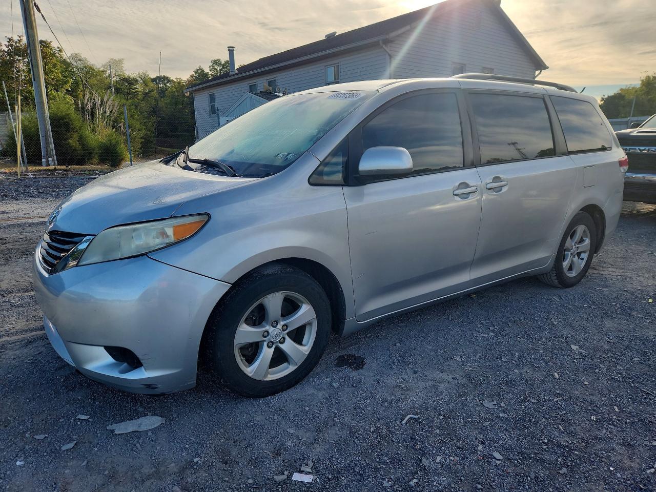 2011 TOYOTA SIENNA LE | 5TDKK3DC0BS082868 | UPCARS