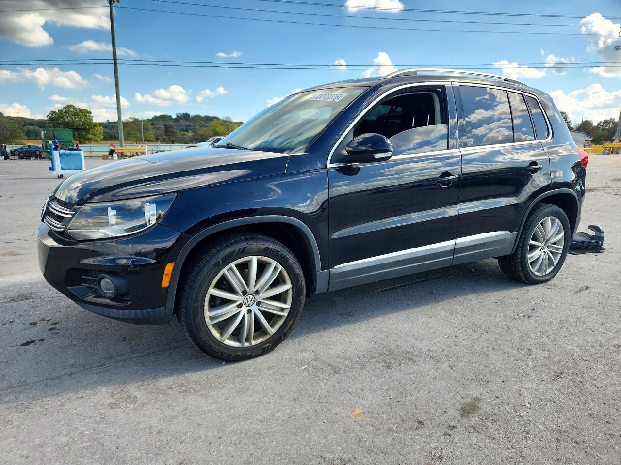 2012 VOLKSWAGEN TIGUAN S | WVGBV7AX2CW567841 | UPCARS