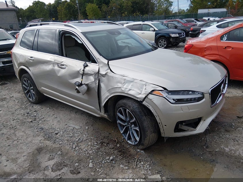 2017 VOLVO XC90 T6 MOMENTUM | YV4A22PK3H1130469 | UPCARS