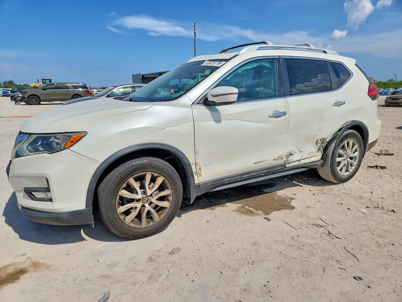 2017 NISSAN ROGUE SV | 5N1AT2MT3HC832952 | UPCARS