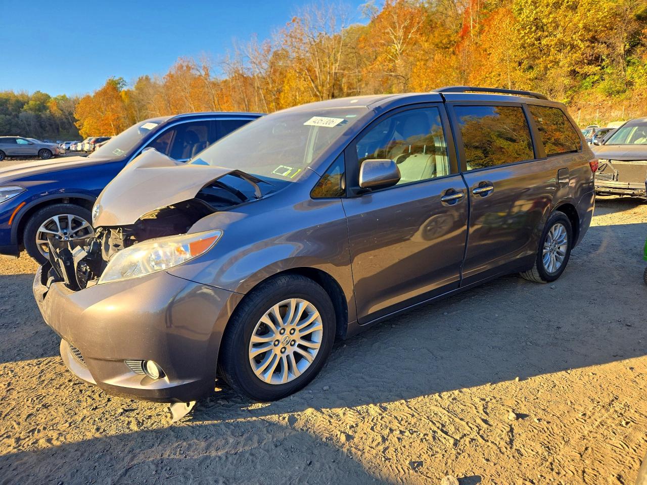 2017 TOYOTA SIENNA XLE PREMIUM 8-PASSENGER | 5TDYZ3DC7HS767223 | UPCARS