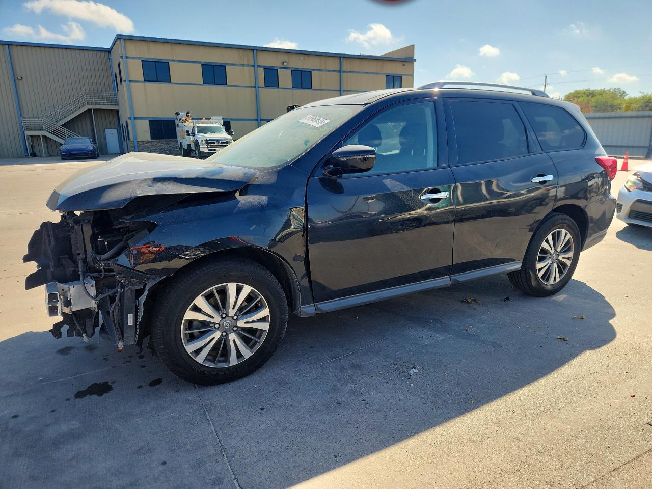 2017 NISSAN PATHFINDER SV | 5N1DR2MN1HC613999 | UPCARS