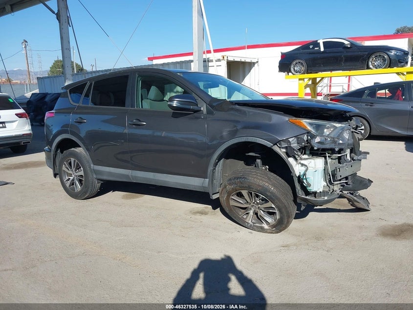 2018 TOYOTA RAV4 XLE | 2T3WFREV1JW497638 | UPCARS