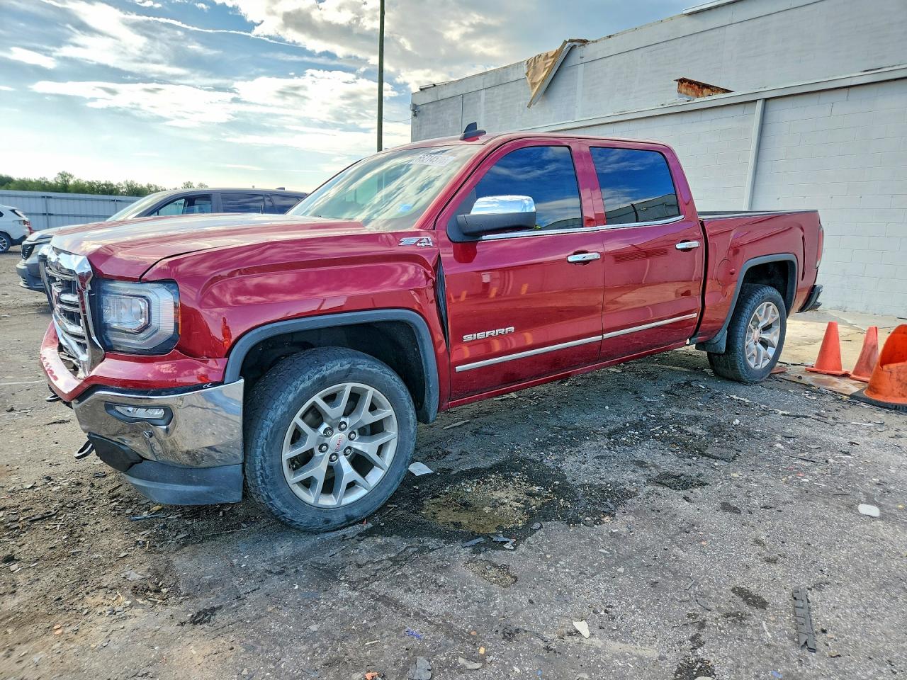2018 GMC SIERRA K1500 SLT | 3GTU2NEC5JG638088 | UPCARS