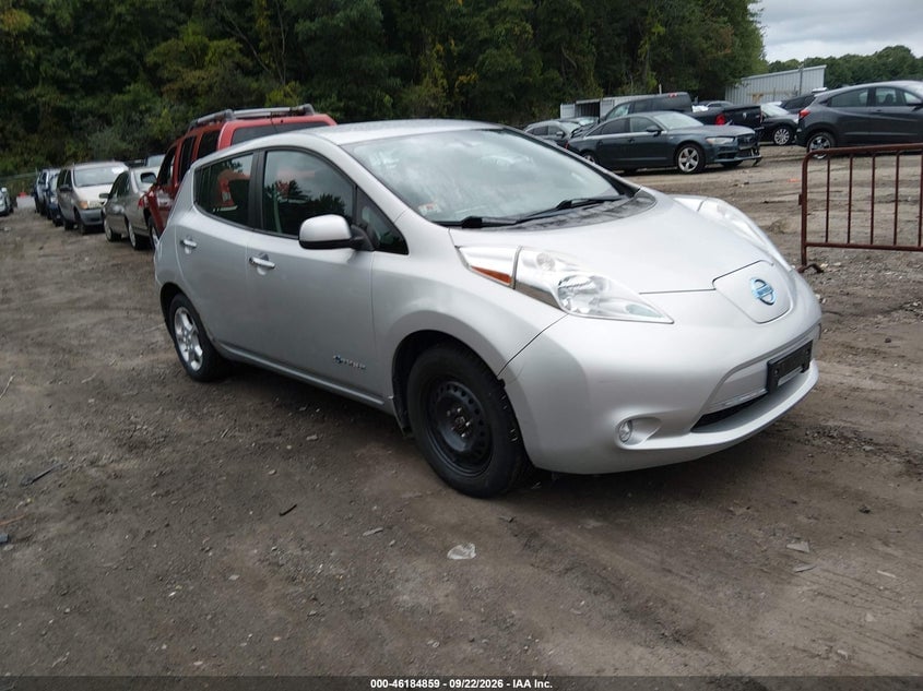 2015 NISSAN LEAF SV | 1N4AZ0CP2FC305189 | UPCARS