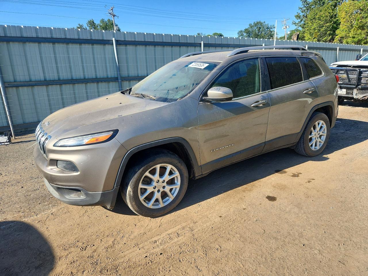 2017 JEEP CHEROKEE LATITUDE | 1C4PJLCB7HW642573 | UPCARS