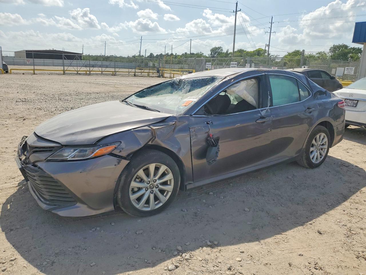 2020 TOYOTA CAMRY LE | 4T1C11AK1LU985384 | UPCARS