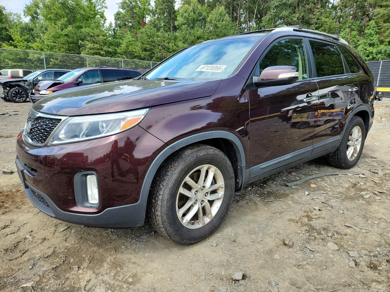 2015 KIA SORENTO LX | 5XYKT4A77FG573807 | UPCARS