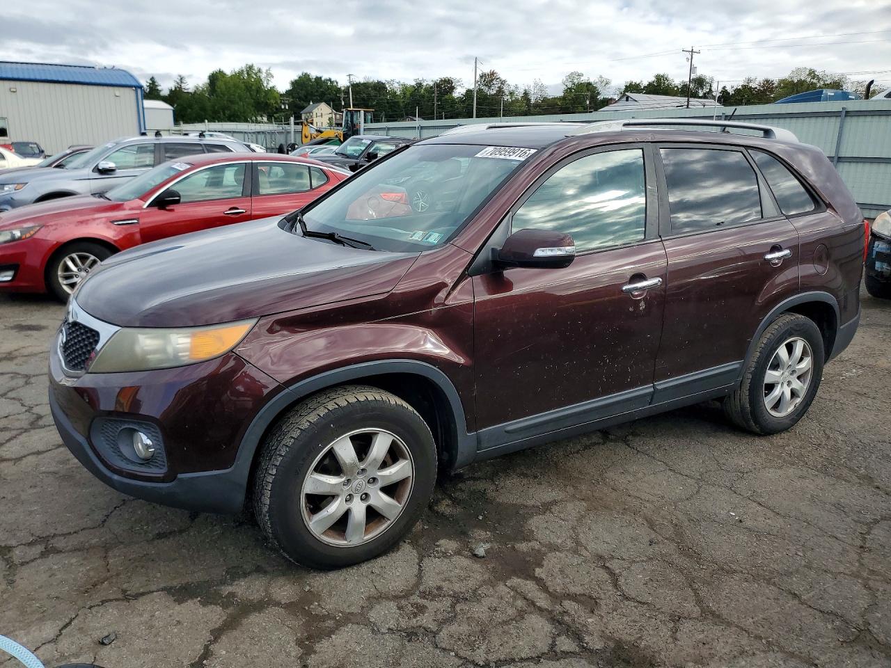 2011 KIA SORENTO LX | 5XYKT3A17BG068852 | UPCARS