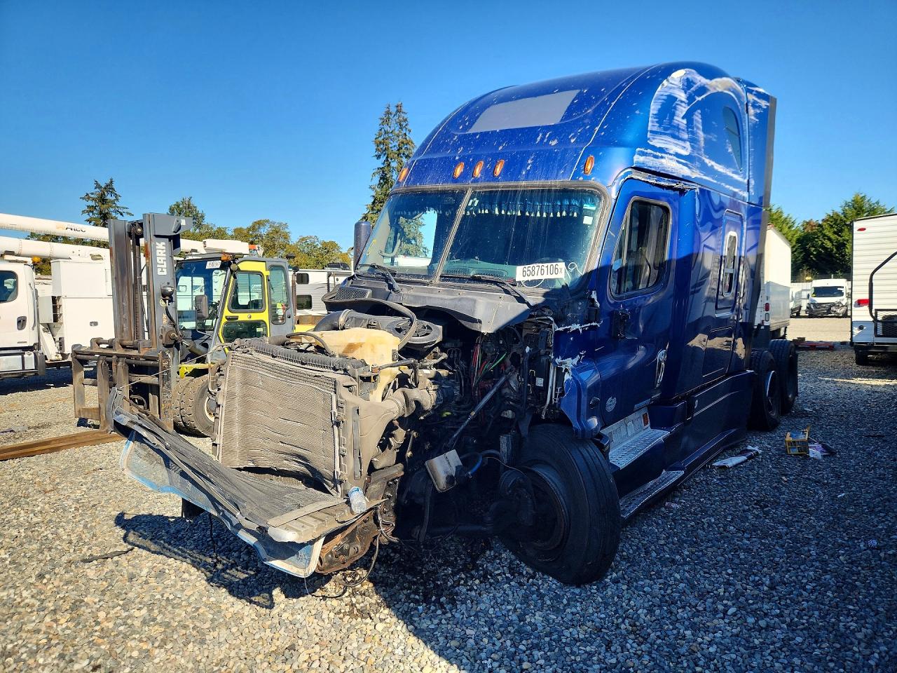 2014 FREIGHTLINER ALL OTHER CASCADIA SEMI TRUCK | 3AKJGLD56ESFS4542 | UPCARS