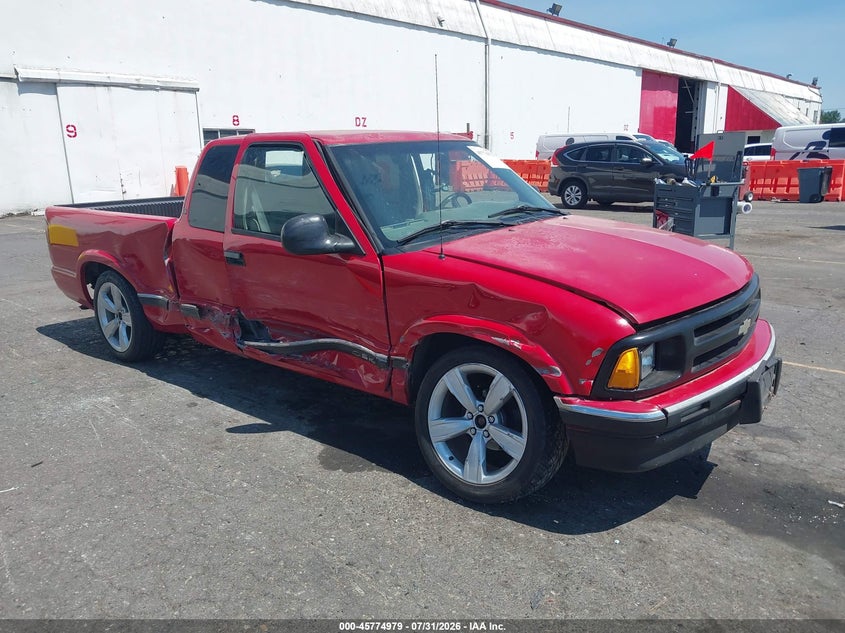1997 CHEVROLET S-10 LS | 1GCCS1945V8133946 | UPCARS