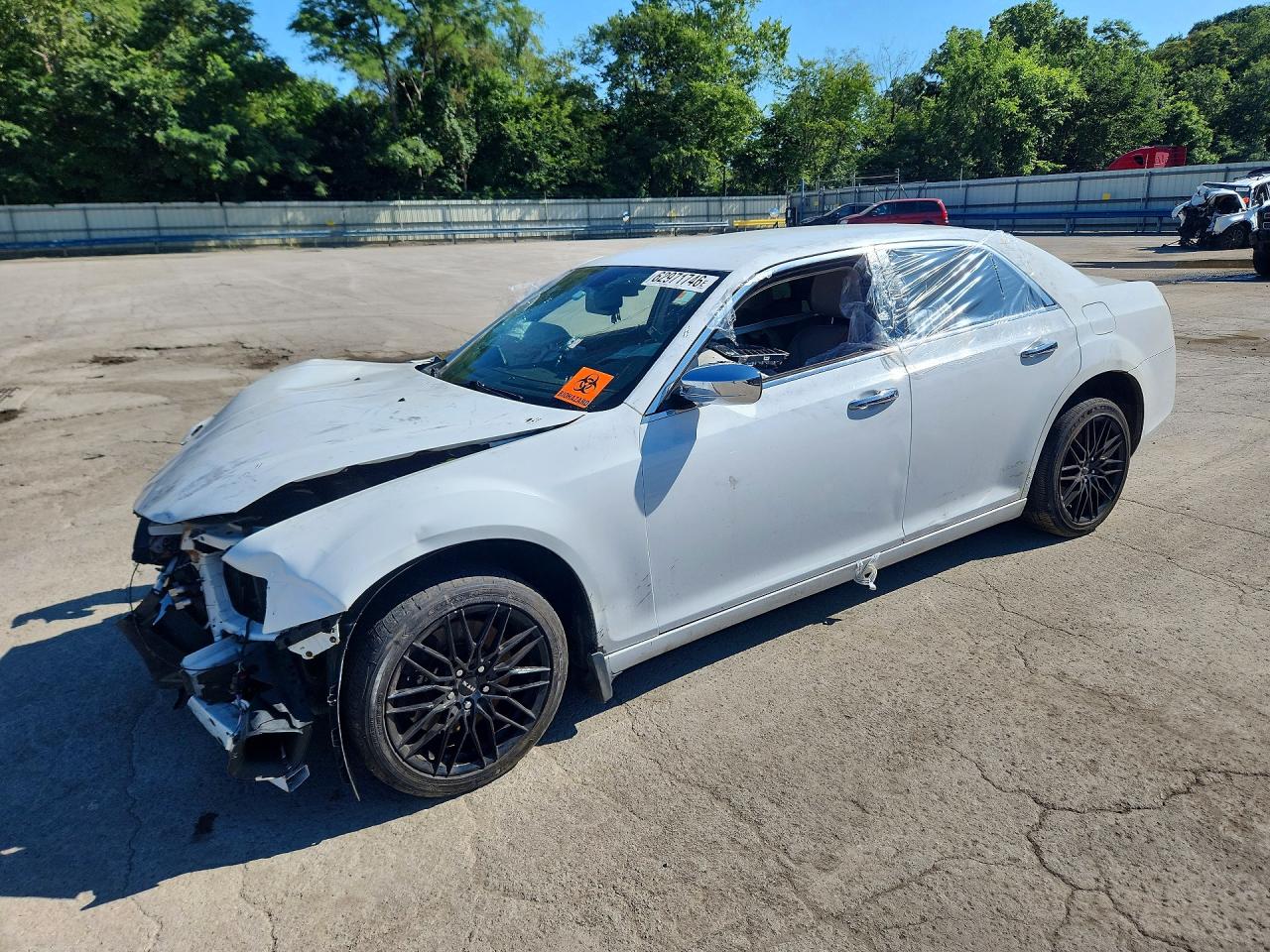 2014 CHRYSLER 300 | 2C3CCAKGXEH260403 | UPCARS