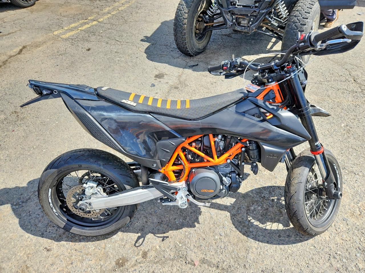 2024 KTM MOTORCYCLE SMC R | VBKLSV403RM762760 | UPCARS