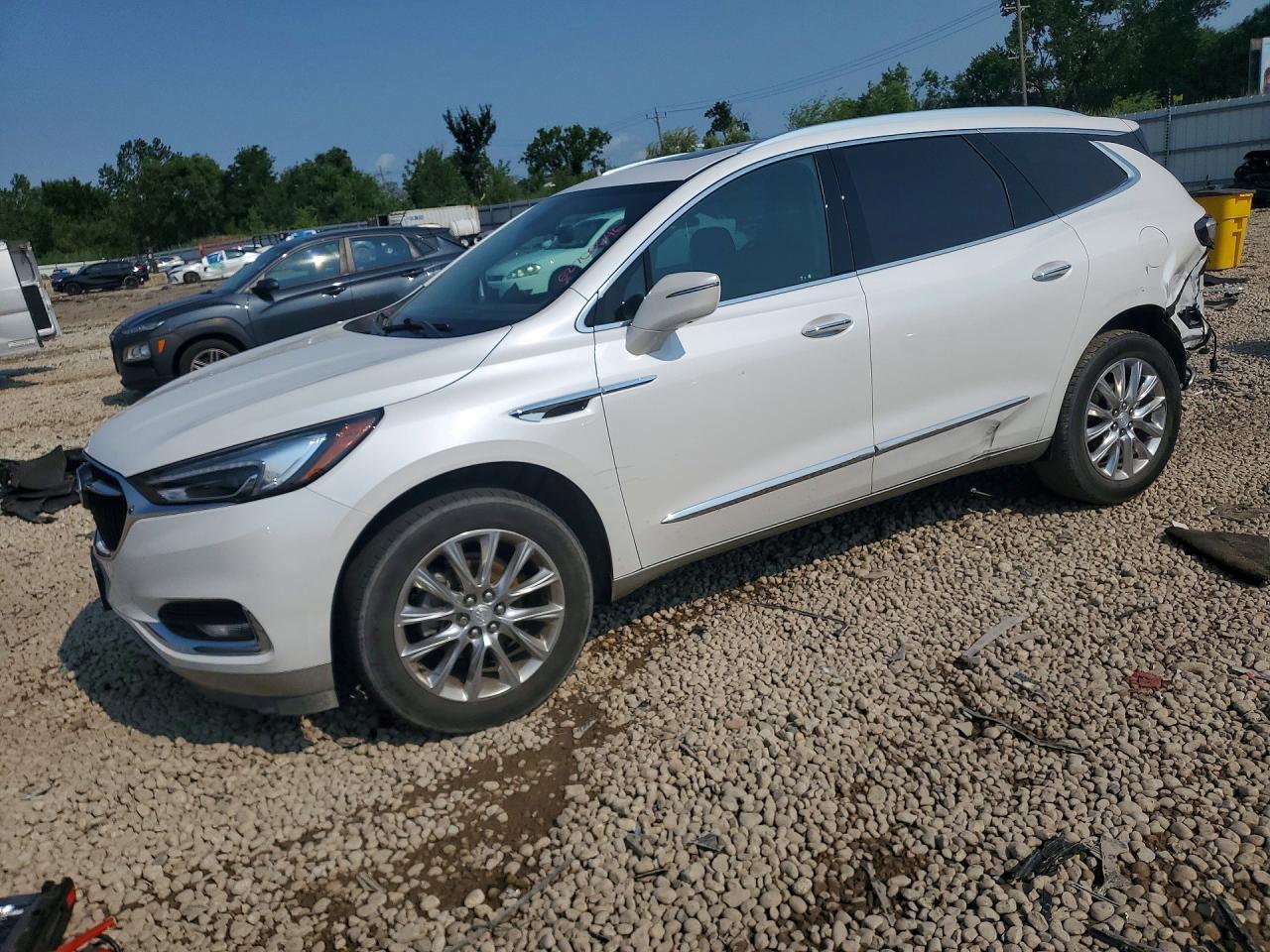 2020 BUICK ENCLAV ESSENCE | 5GAERBKWXLJ132935 | UPCARS