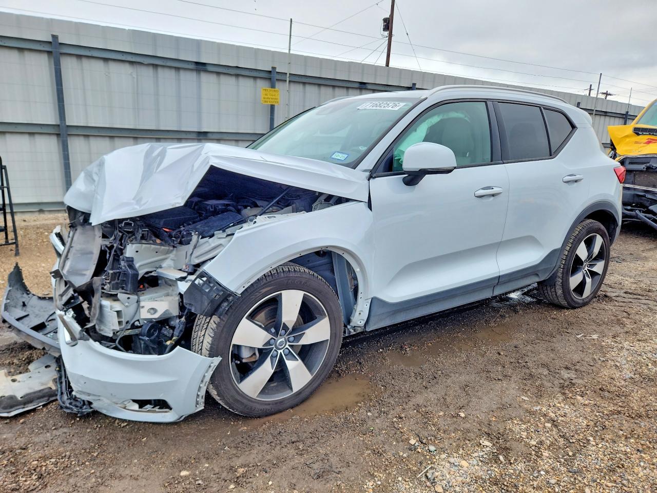 2021 VOLVO XC40 T5 MOMENTUM | YV4162UK6M2422002 | UPCARS