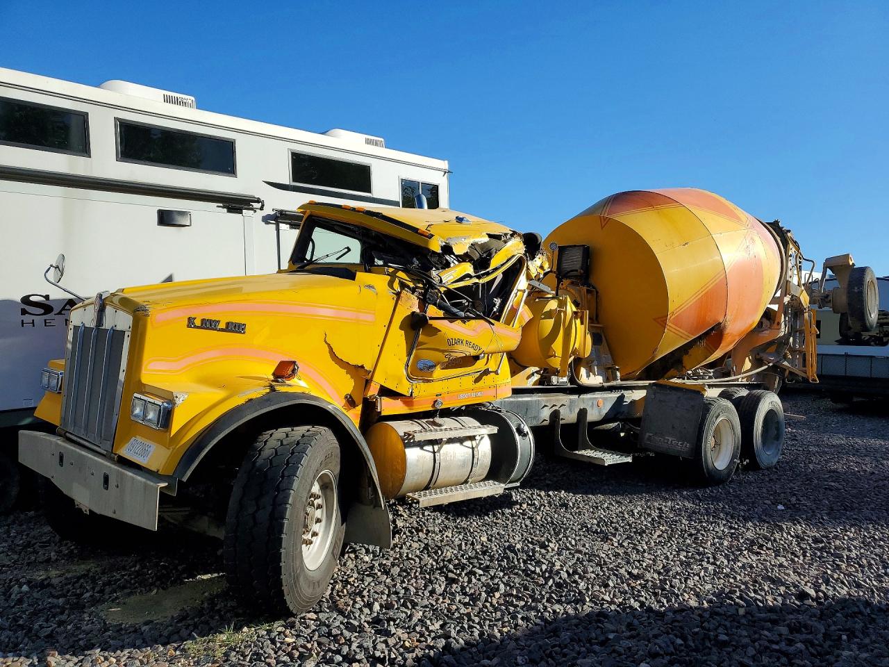 2017 KENWORTH ALL OTHE READY MIX TRUCK | 1NKWL70X6HJ175915 | UPCARS