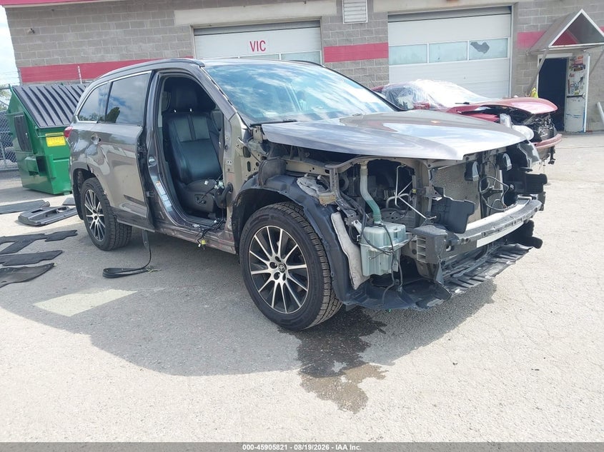 2018 TOYOTA HIGHLANDER SE | 5TDJZRFH3JS858377 | UPCARS