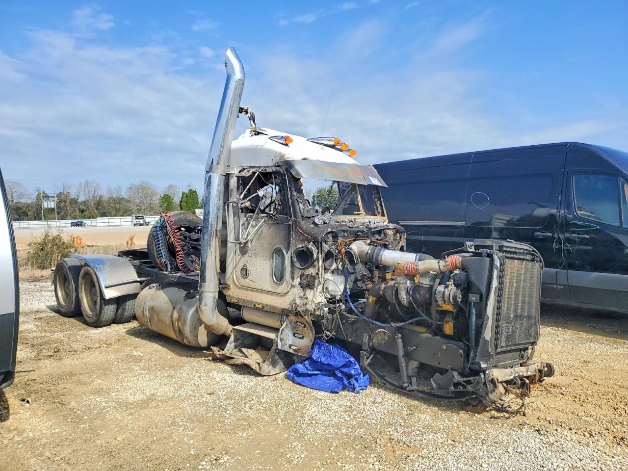 2000 PETERBILT TRACTOR 379 PETERBILT  SEMI TRUCK | 1XP5DB9X1YN495098 | UPCARS