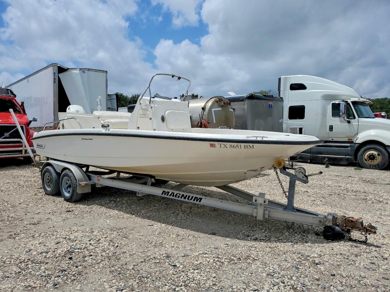 2011 BOSTON WHALER UNKNOWN BOAT | BWCE0241I011 | UPCARS