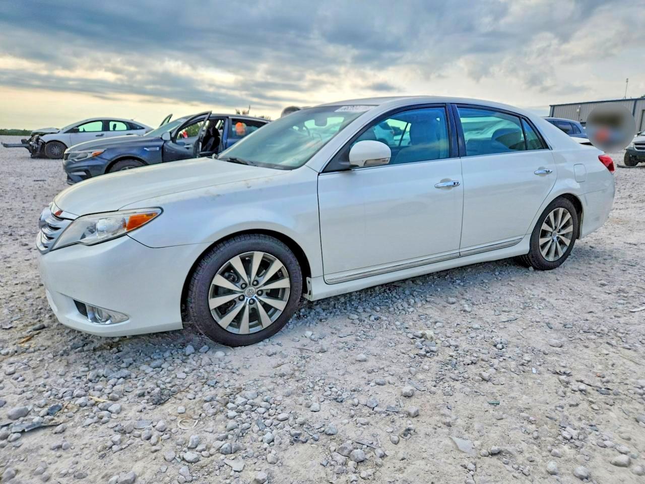 2011 TOYOTA AVALON LIMITED | 4T1BK3DB7BU401942 | UPCARS
