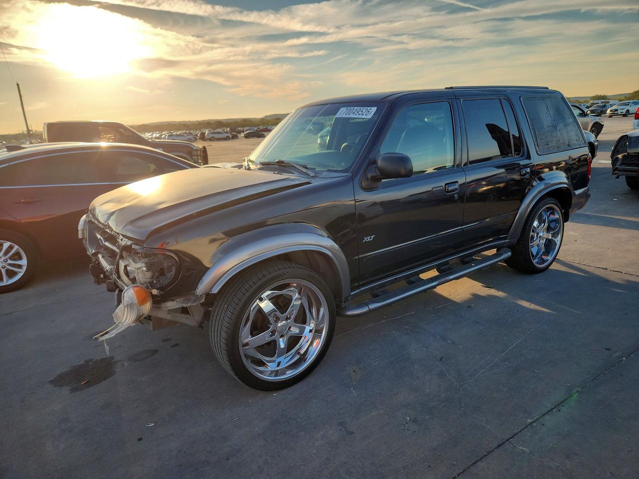 2000 FORD EXPLORER XLT | 1FMZU63E0YZA92042 | UPCARS