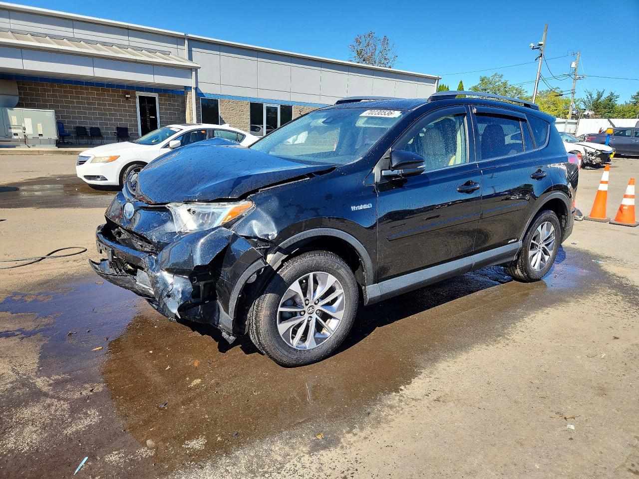 2018 TOYOTA RAV4 XLE | JTMRJREV9JD209843 | UPCARS
