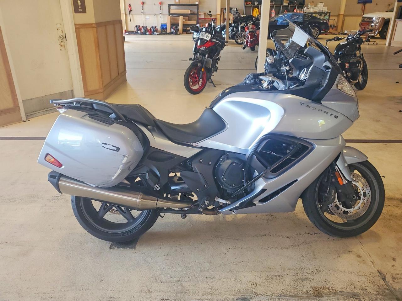 2014 TRIUMPH MOTORCYCLE TROPHY SE | SMTH02XK8EJ626128 | UPCARS