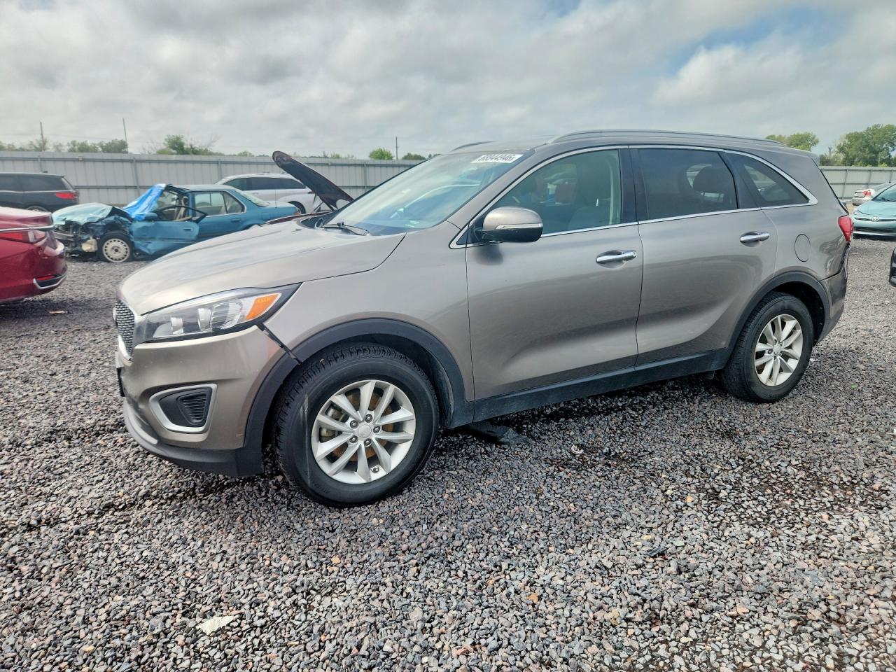 2016 KIA SORENTO LX | 5XYPG4A35GG019366 | UPCARS